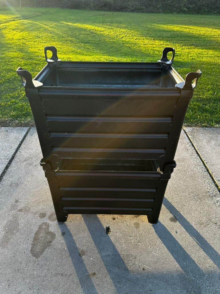 Nieuwe stapelbakken Eurobox zwart, Ophalen, Nieuw, 100 tot 250 mm, Overige typen