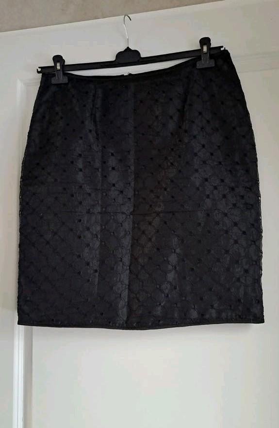 Elegante Lynde dames rok, Kleding | Dames, Rokken, Zo goed als nieuw, Maat 42/44 (L), Zwart, Knielengte, Ophalen of Verzenden