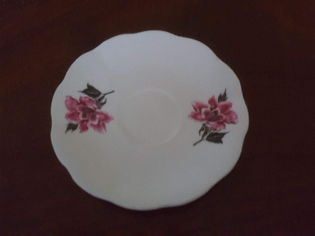 Twee losse schoteltjes, Elizabethan en Spenzo, Huis en Inrichting, Ophalen, Zo goed als nieuw, Overige stijlen, Kop(pen) en/of Schotel(s)