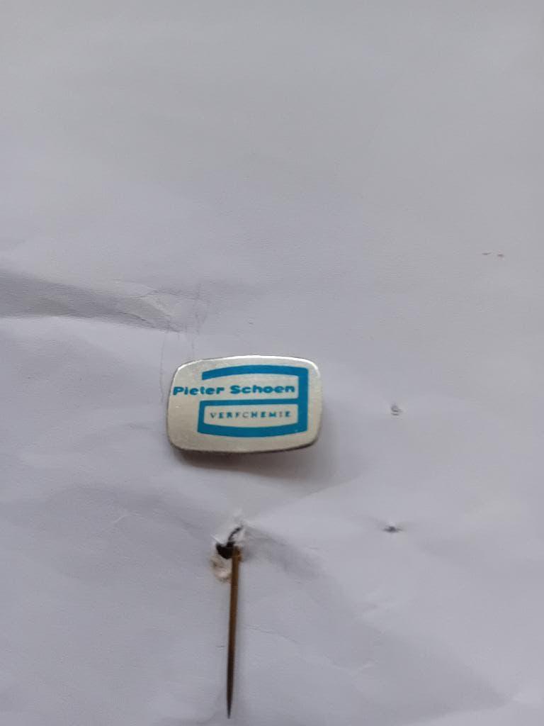 Pin - Pieter Schoen verfchemie - Zaandam, Ophalen of Verzenden, Zo goed als nieuw, Overige onderwerpen, Speldje of Pin