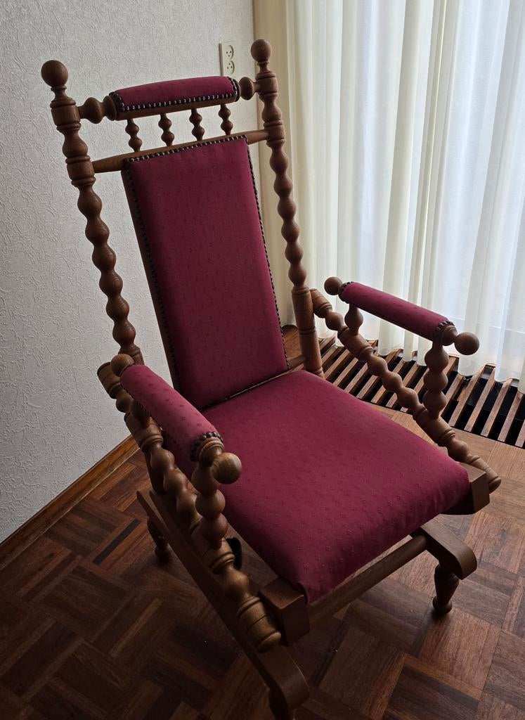 Vintage blank eiken schommelstoel met mooie details, Antiek en Kunst, Antiek | Meubels | Stoelen en Banken, Ophalen of Verzenden