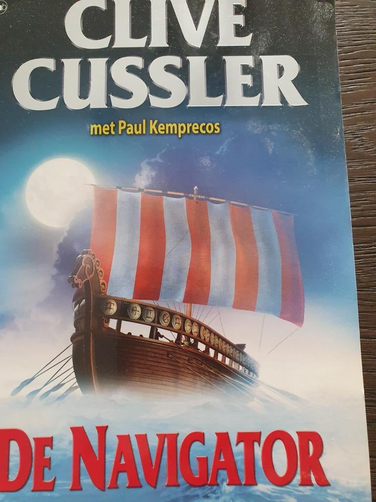 De Navigator - Clive Cussler & Paul Kemprecos, Ophalen of Verzenden, Zo goed als nieuw, Clive Cussler