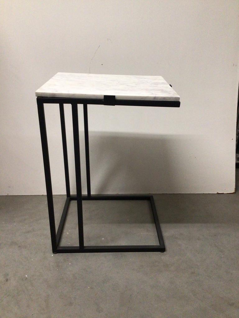 Bijzettafel met marmeren blad, Huis en Inrichting, Minder dan 55 cm, Gebruikt, Metaal of Aluminium, Rechthoekig