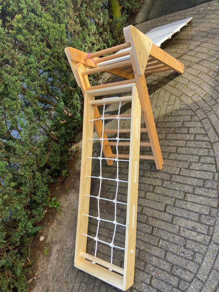 Pickles driehoek met klimnet en glijbaan, Kinderen en Baby's, Speelgoed | Buiten | Speeltoestellen, Ophalen, Gebruikt, Klimnet