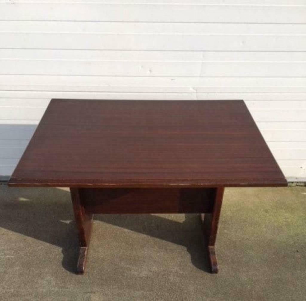 Tafels 4x afm. 120x80 cm houten onderstel nog in nette staat, Ophalen