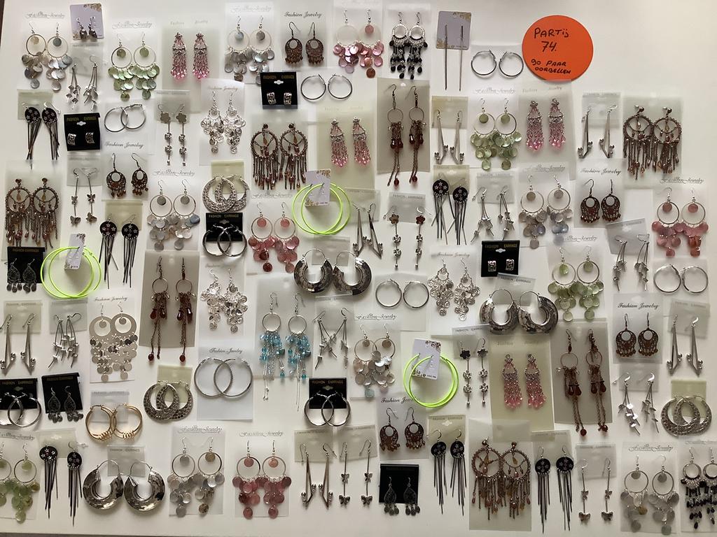 Koningsdag handel, partij mooie oorbellen. ( partij 74), Ophalen of Verzenden, Nieuw