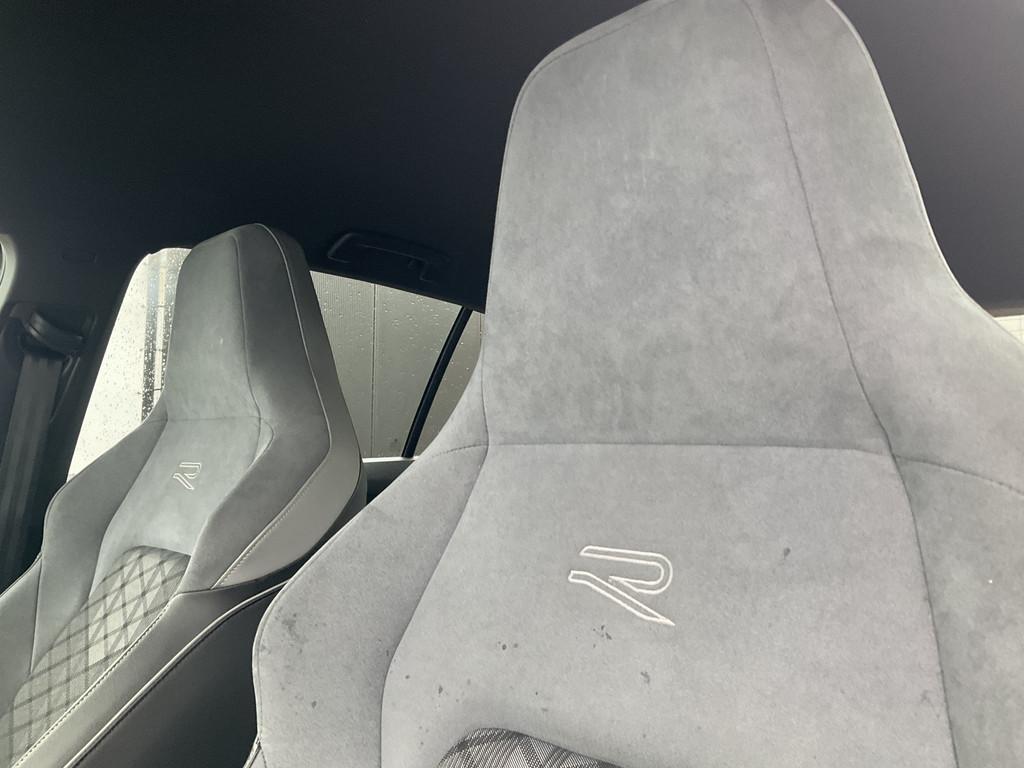 Volkswagen Golf 1.5 eTSI R-Line Business+ Automaat Adap.Crui, Auto's, Euro 6, 4 cilinders, Bedrijf, Velours