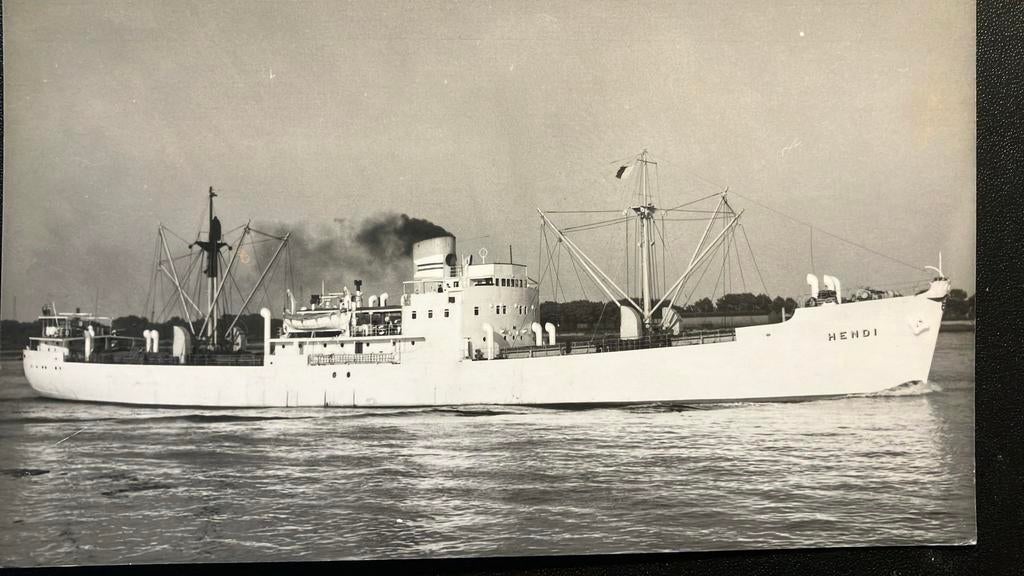 HENDI  - eig. Euxine Shipping (Hendrik v/der Zee), Ophalen of Verzenden, Zo goed als nieuw, Kaart, Foto of Prent