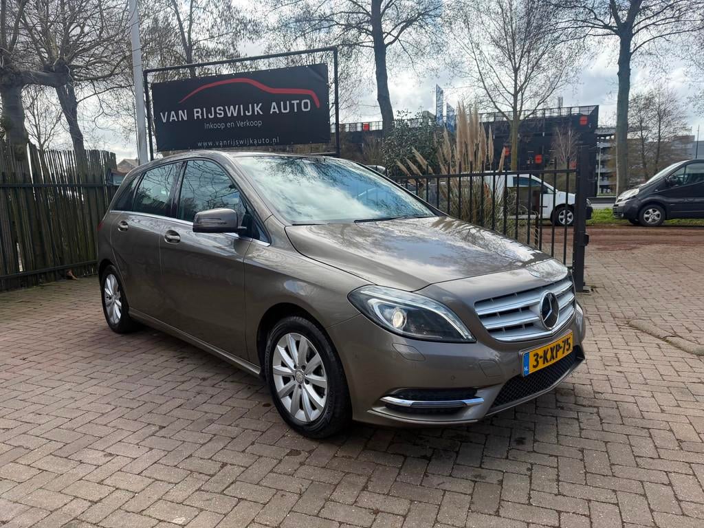 Mercedes-Benz B-klasse 180 Ambition Xenon Nav Airco Ex Bpm 1, Voorwielaandrijving, Gebruikt, 4 cilinders, 122 pk