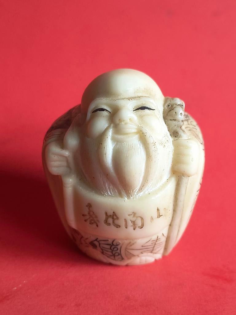 Netsuke priester met draak en tekstbord, Ophalen of Verzenden
