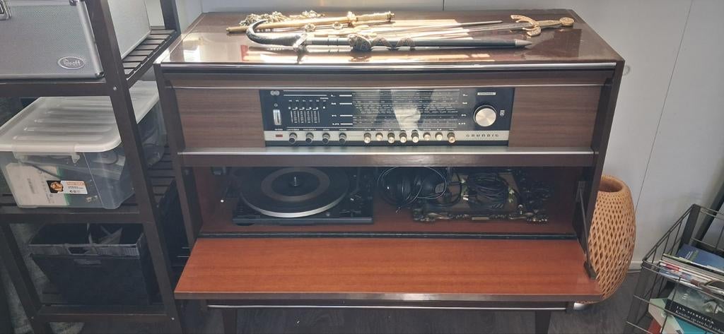 Grundig radio meubel met platenspeler, Ophalen