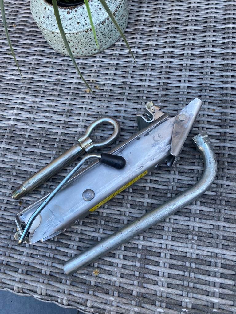 Auto krikset Vw Seat Skoda 50 euro, Ophalen of Verzenden, Zo goed als nieuw, Manueel, Schaarkrik