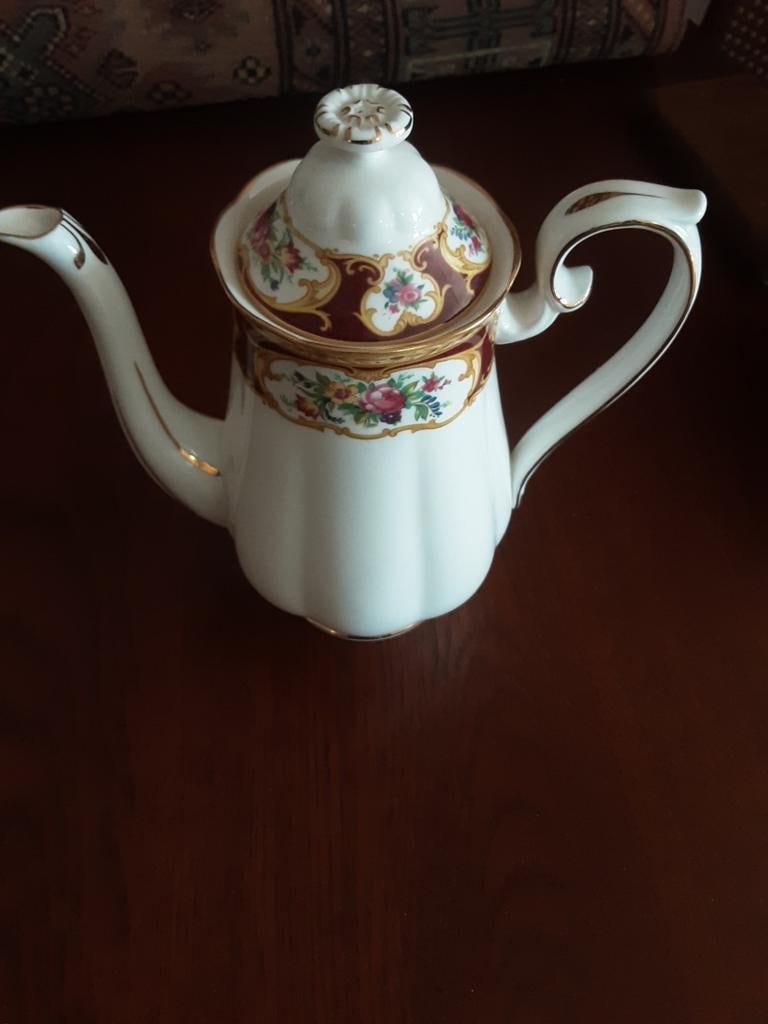 Royal Albert kleine koffiepot Lady Hamilton, Antiek en Kunst, Antiek | Servies los, Ophalen of Verzenden