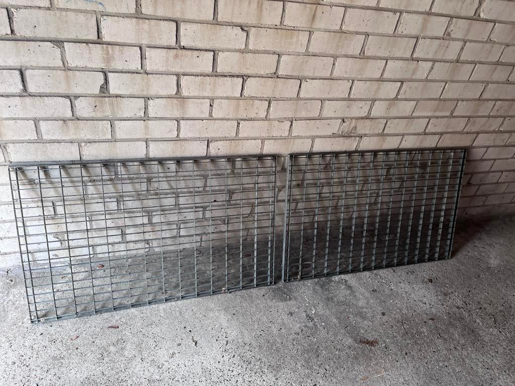 Gegalvaniseerde roosters 2x, Ophalen, Zo goed als nieuw