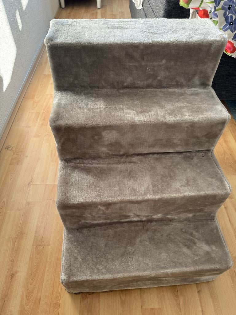 Hondentrap voor bed of bank, Dieren en Toebehoren, Ophalen, Zo goed als nieuw