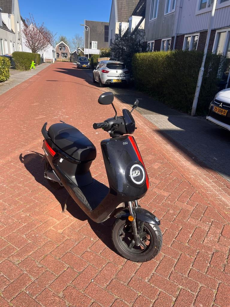 NIU M+ scooter 45 km/u, Ophalen, Maximaal 45 km/u, Elektrisch, Zo goed als nieuw