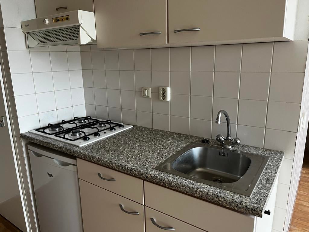 Keukenblok met kookplaat, afzuigkap en wasbak, Ophalen, Gebruikt, Overige materialen, Wit