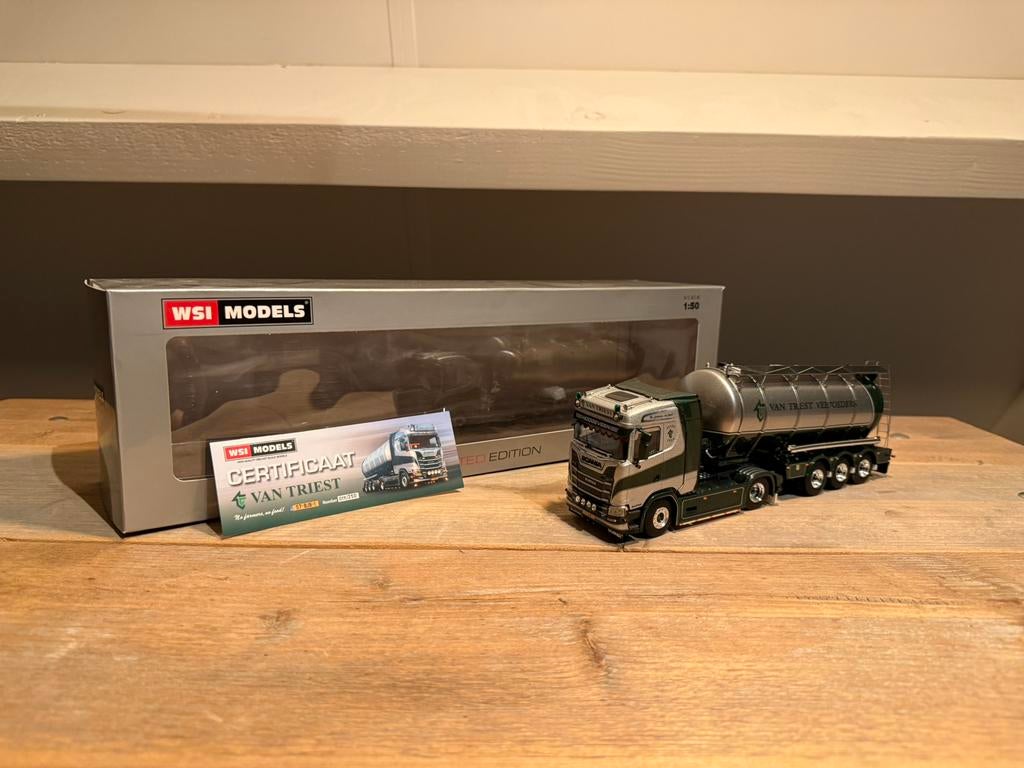 Van Triest Scania WSI, Hobby en Vrije tijd, Modelauto's | 1:50, Ophalen of Verzenden, Zo goed als nieuw, Bus of Vrachtwagen, Wsi