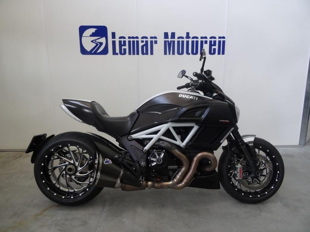 DUCATI DIAVEL CARBON WHITE (bj 2014), DUCATI, Bedrijf, Onbekend, Onbekend