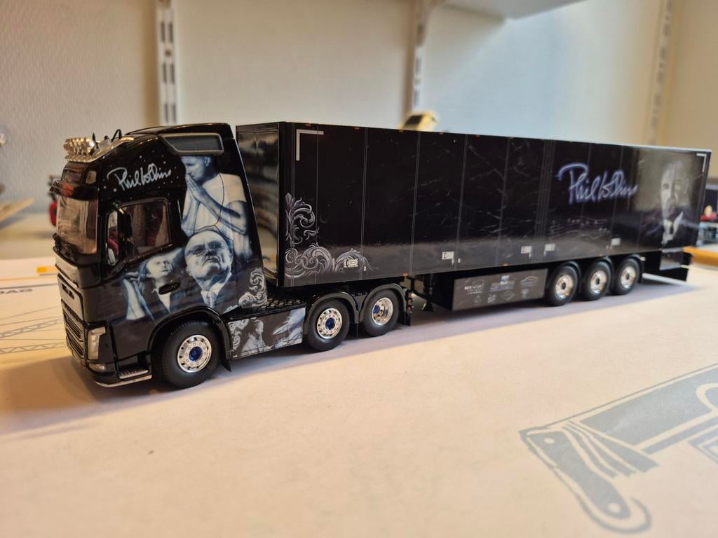 Tekno volvo fh4 sft transport/phil collins, Hobby en Vrije tijd, Modelauto's | 1:50, Ophalen of Verzenden, Zo goed als nieuw, Bus of Vrachtwagen