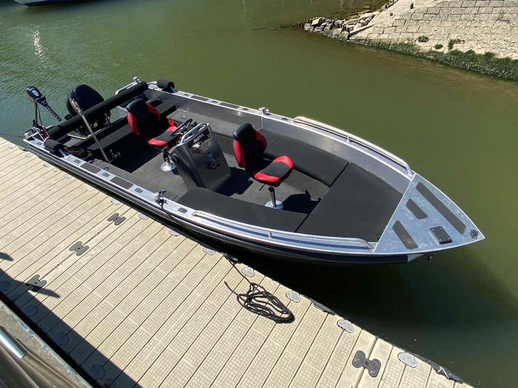 Aluva V550 consoleboot, Watersport en Boten, Vis- en Consoleboten, Aluminium, Zo goed als nieuw, Ophalen, 70 pk of meer