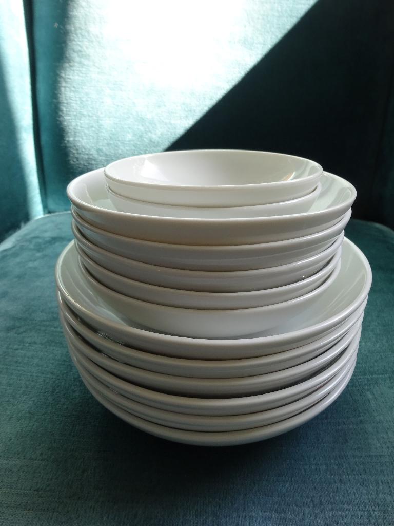 Arabia Finland: 3 maten schaaltjes effen wit= 13 stuks, Ophalen