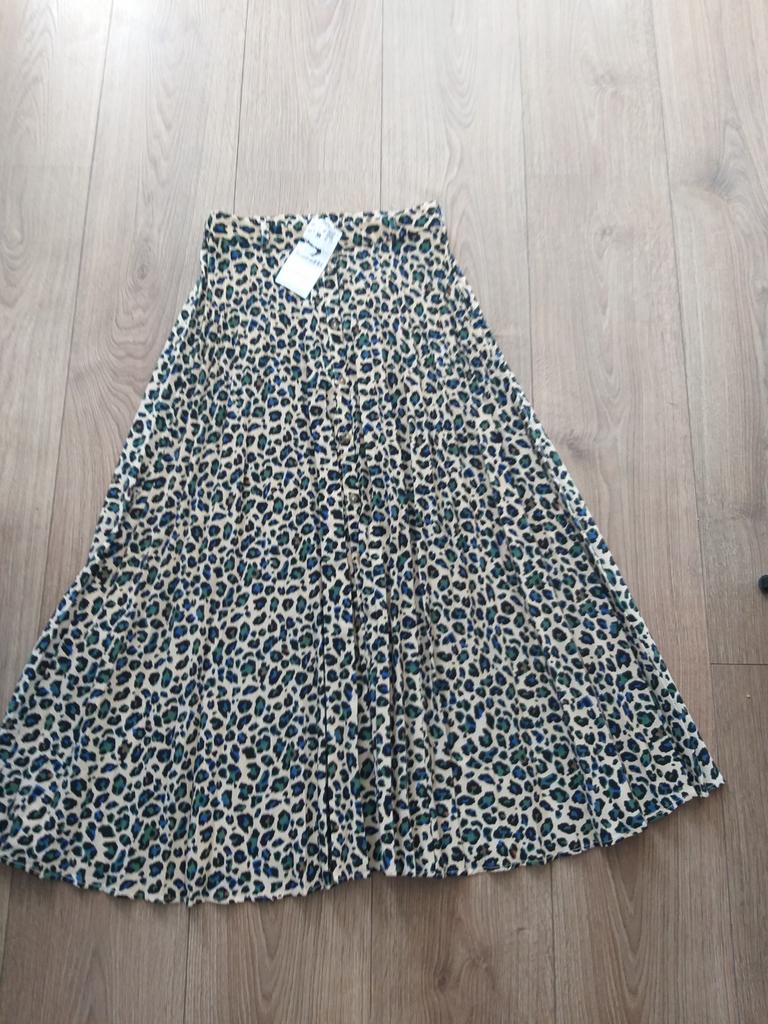 Nieuwe rok maat XS van STRADIVARIUS, Ophalen, Nieuw