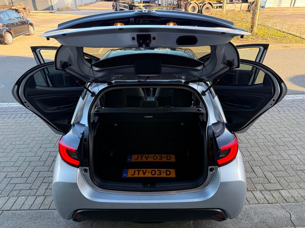 Toyota Yaris 1.5 Hybrid 130 Executive Apple CarPlay Bi-Tone, 12 maanden, 450 kg, Gebruikt, 450 kg