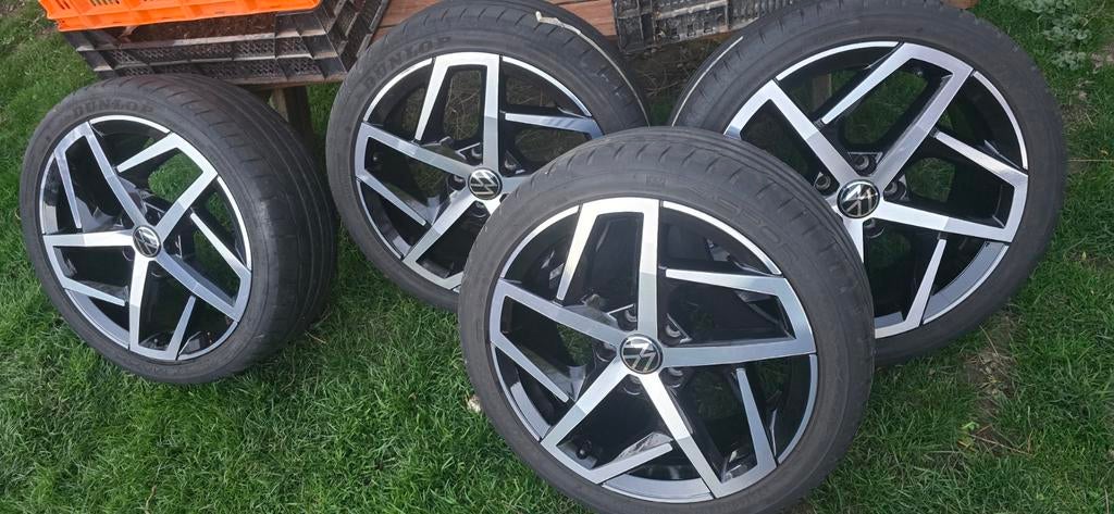 Originele VW 18" Dallas velgen met banden, Auto-onderdelen, Banden en Velgen, Ophalen, 18 inch, Gebruikt, Banden en Velgen