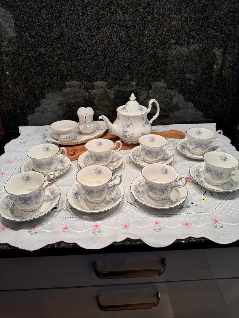 Royal Albert Blue Blossom theeservies compleet, Ophalen of Verzenden