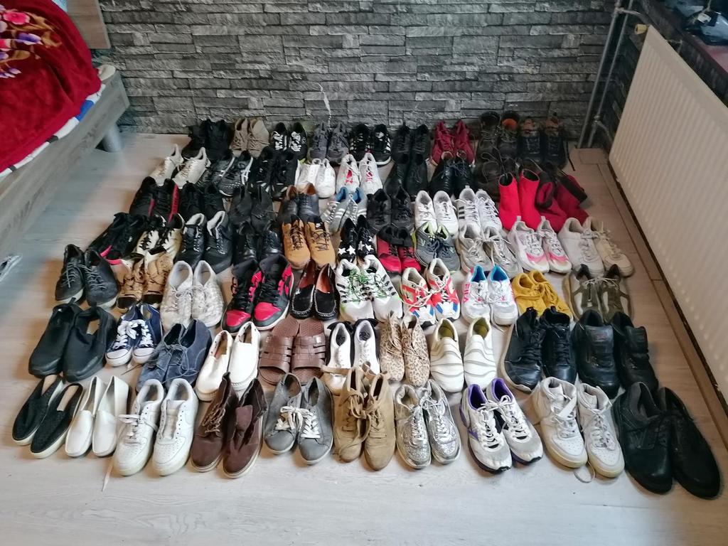 Mannen schoenen vrouwen en kinderen en volwassenen, Ophalen of Verzenden, Zo goed als nieuw, Bruin, Sneakers of Gympen