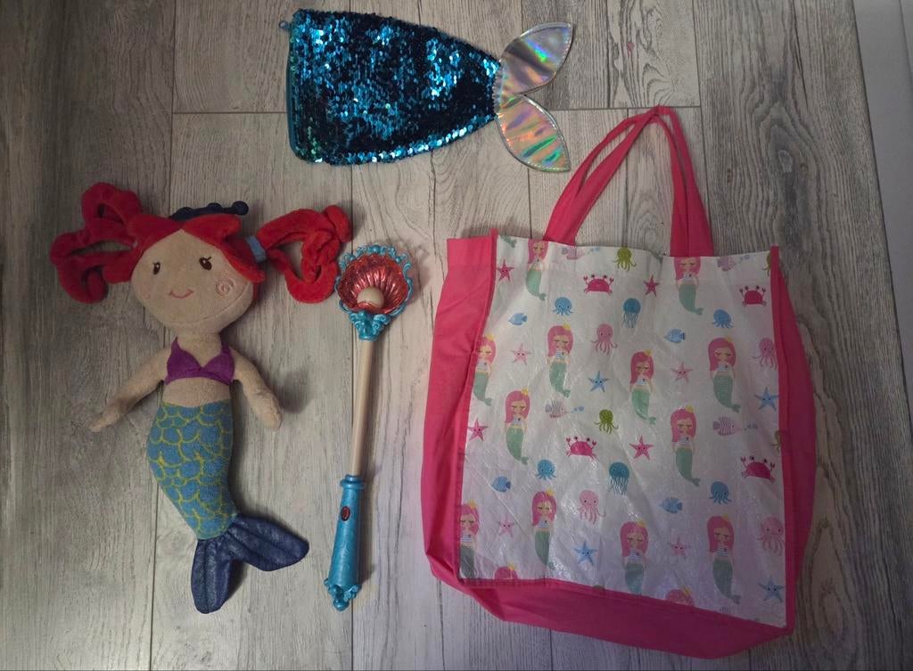 Zeemeermin setje: knuffel, tas, toverstaf en portemonnee, Kinderen en Baby's, Speelgoed | Knuffels en Pluche, Ophalen of Verzenden