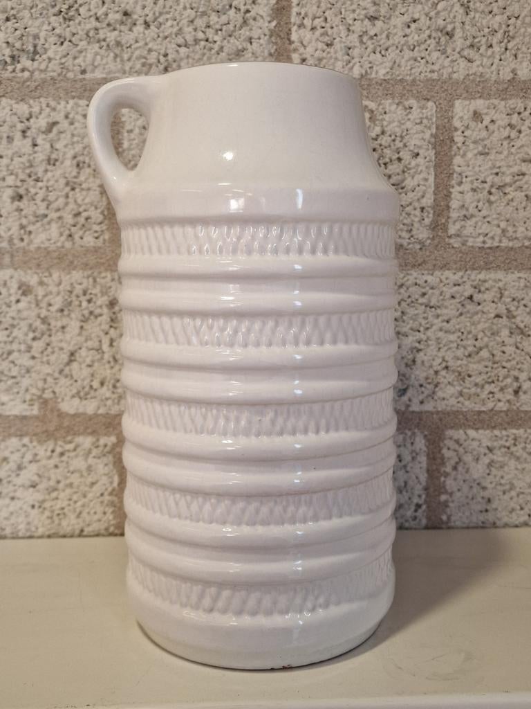 Vintage vaas - wit Keramiek W.germany, Wit, Aardewerk of Porselein, Ophalen of Verzenden, Zo goed als nieuw