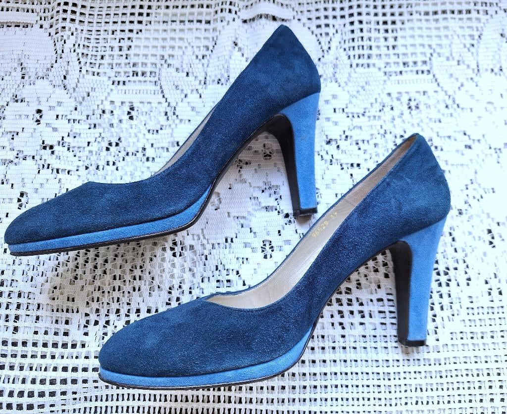 Leren pumps in 2 kleuren blauw - Maat 39, Pumps, Blauw, Ophalen of Verzenden, Zo goed als nieuw