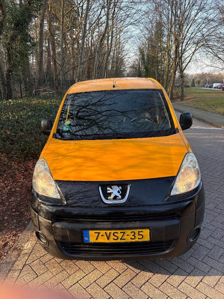 Peugeot Partner 1.6 HDI 66KW 2012 apk tm 12 3 2027, Auto's, Stof, 4 cilinders, USB, Origineel Nederlands