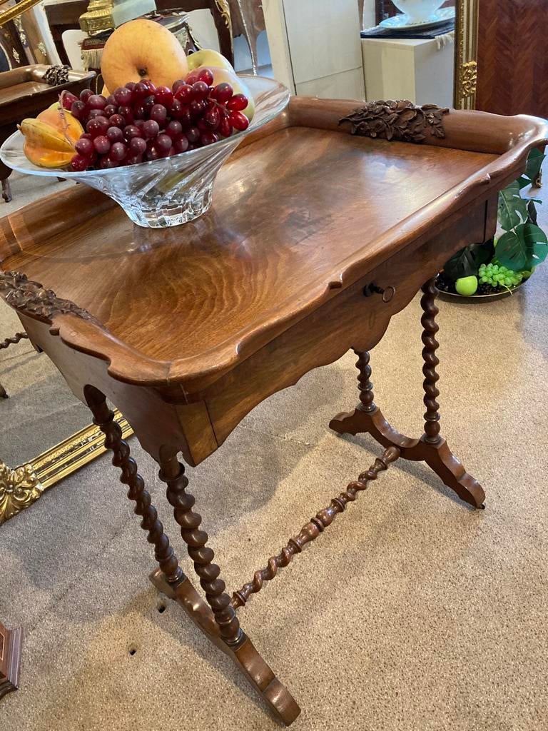 Mooie antieke naaitafel, Ophalen