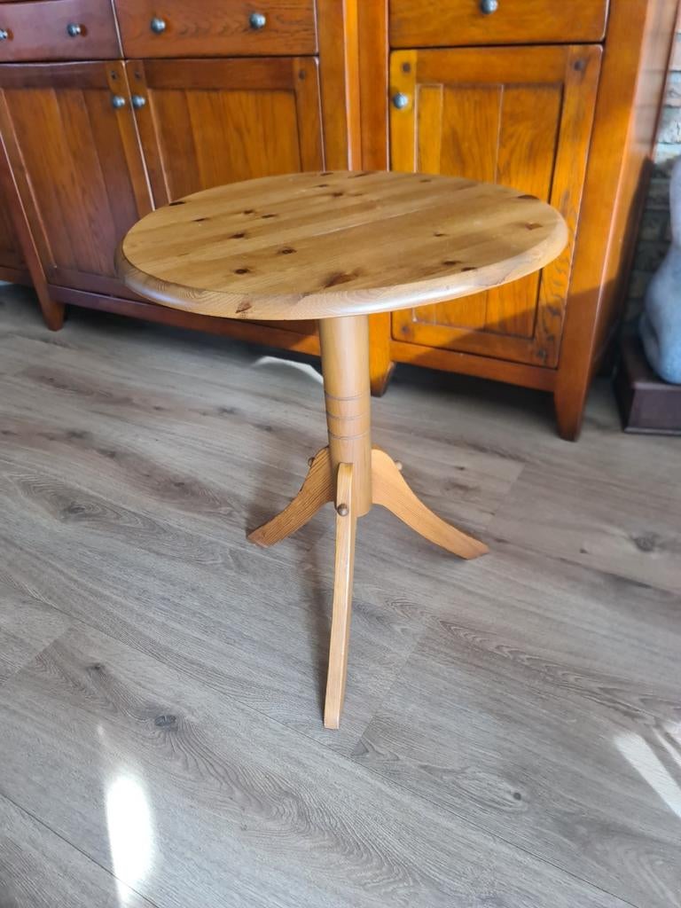 Bijzettafel grenen.  Blad 50 cm rond, hoog 60 cm, Antiek en Kunst, Antiek | Meubels | Tafels, Ophalen