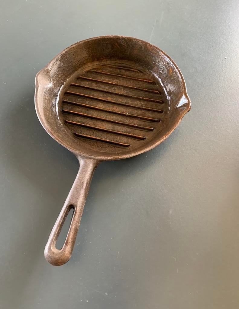 Gietijzeren grillpan voor kachel of BBQ - Steun KWF!, Ophalen of Verzenden, Gebruikt