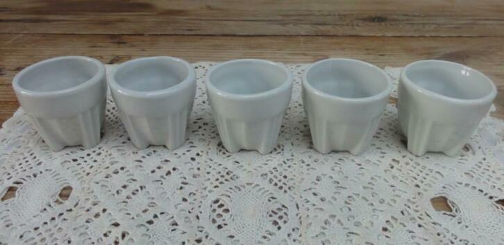 5 Vintage Franse wit porseleinen eierdopjes, Ophalen of Verzenden