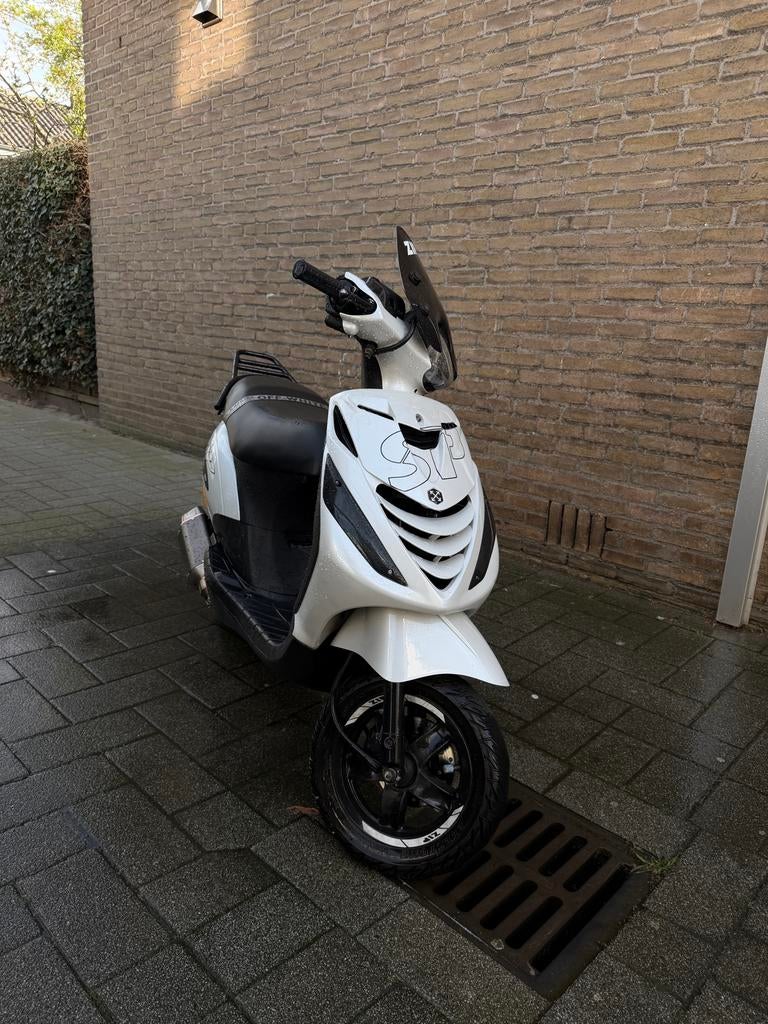 Piaggio Zip 4T bomvol opties - Nette staat!, Ophalen, Gebruikt, Maximaal 45 km/u, Zip
