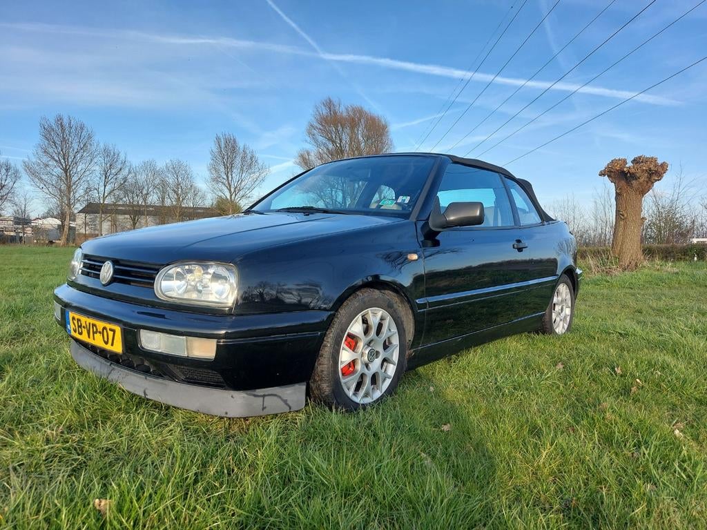 Volkswagen Golf 1.8 Cabriolet 55KW E2 1997 Zwart, Voorwielaandrijving, 74 pk, Beige, 4 cilinders