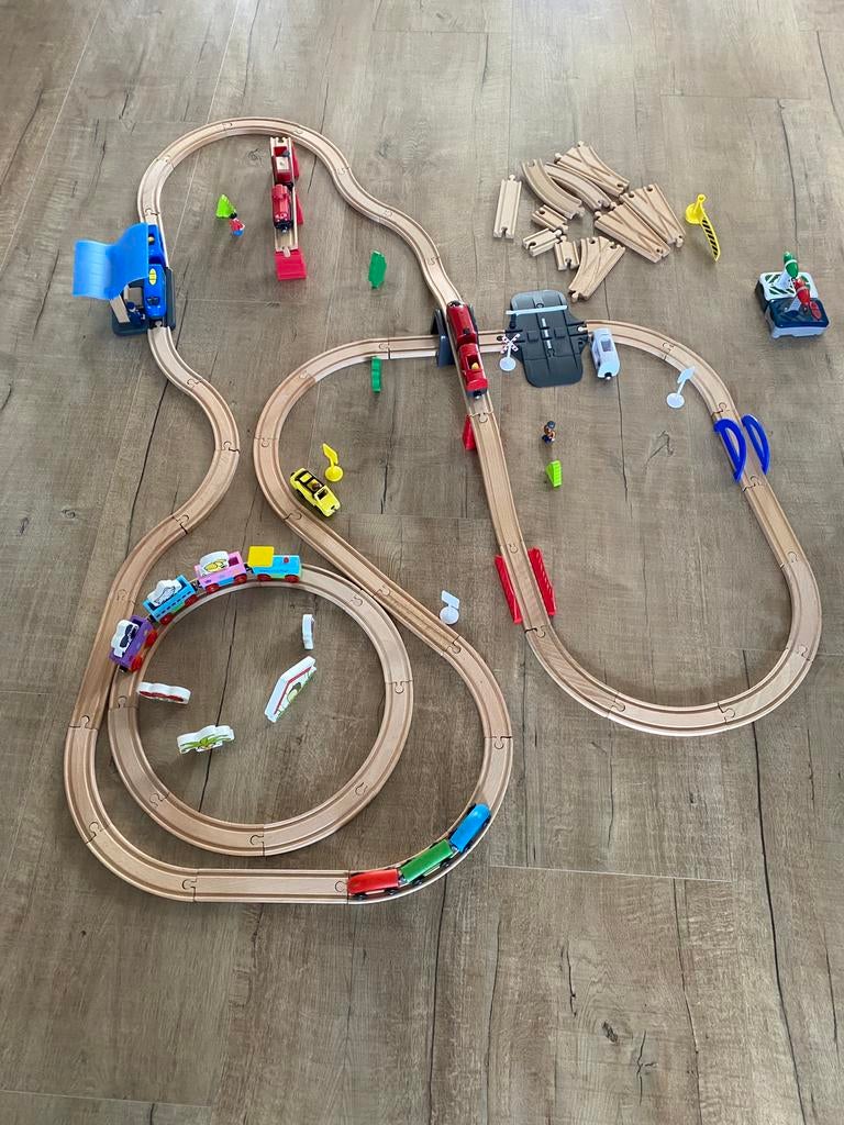 Treinbaan met accessoires, Kinderen en Baby's, Ophalen of Verzenden, Zo goed als nieuw