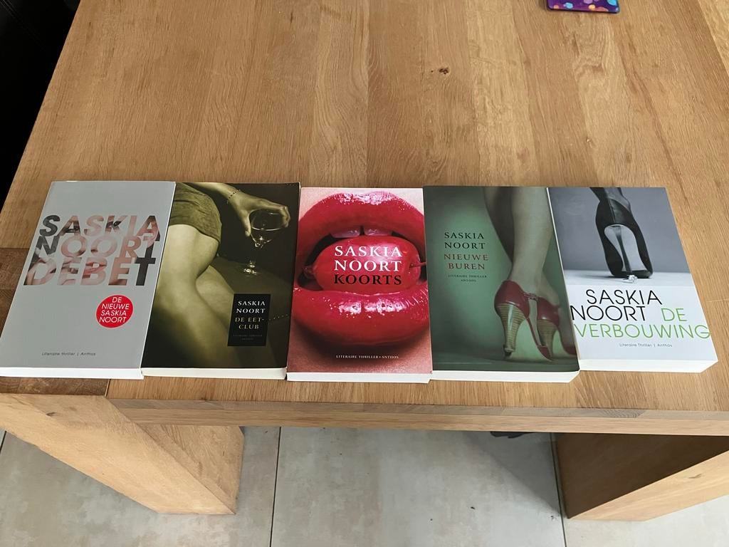 Saskia Noort boeken set van 5, Ophalen of Verzenden, Gelezen, Nederland