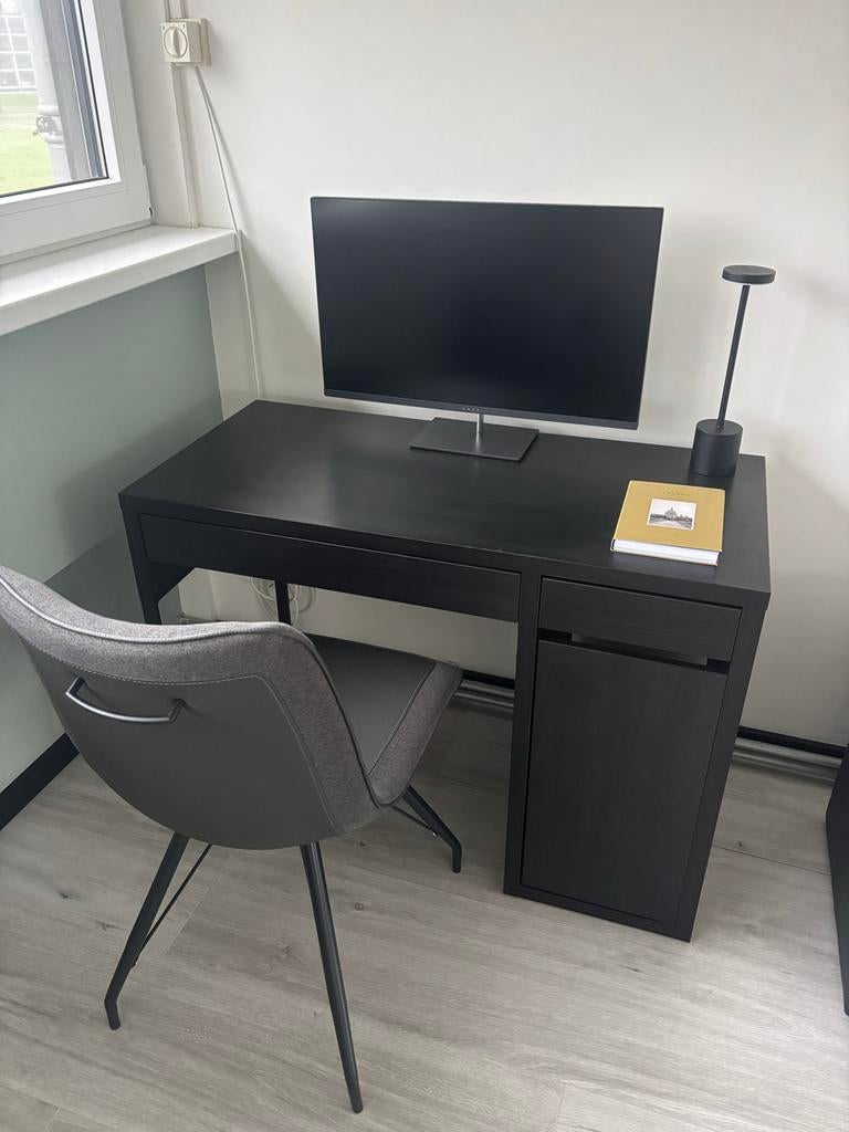 Ikea bureau Micke met Xooon stoel, Huis en Inrichting, Bureaus, Ophalen, Zwart, Gebruikt, Met lades