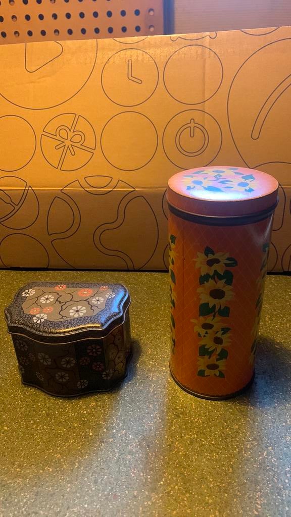 2 vintage blikjes, verkade busje & theeblikje, Antiek en Kunst, Ophalen of Verzenden