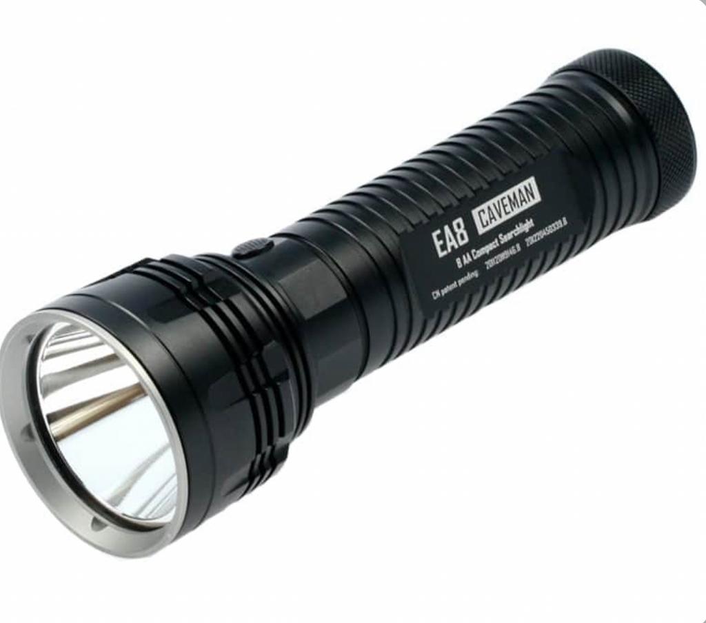Nitecore EA8 Caveman zaklamp 900 lumen, Ophalen of Verzenden, Zo goed als nieuw, Batterij