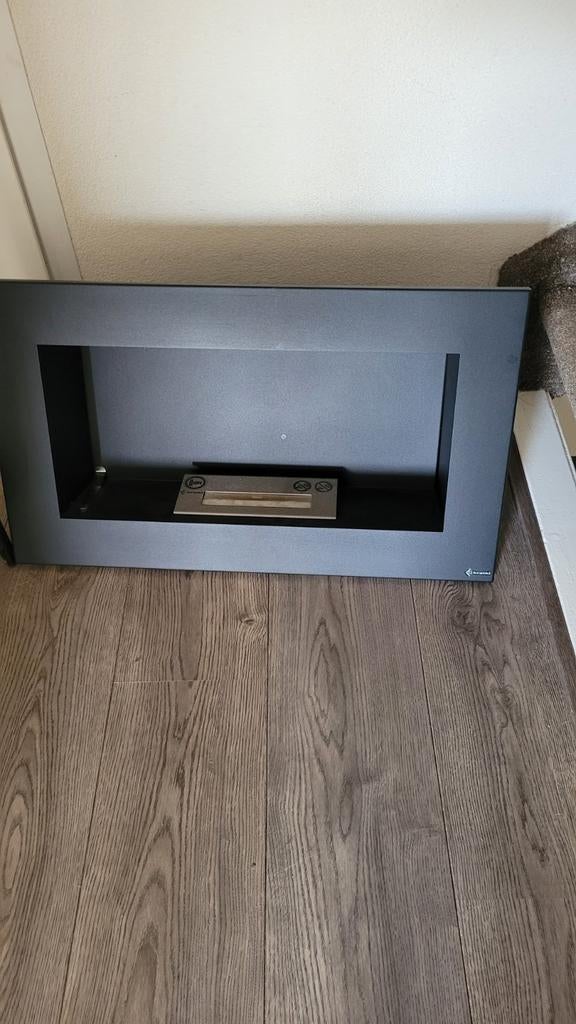 Zwart wandmodel bio-ethanol haard Kratki, Ophalen, Zo goed als nieuw, Hangende haard, Gelhaard