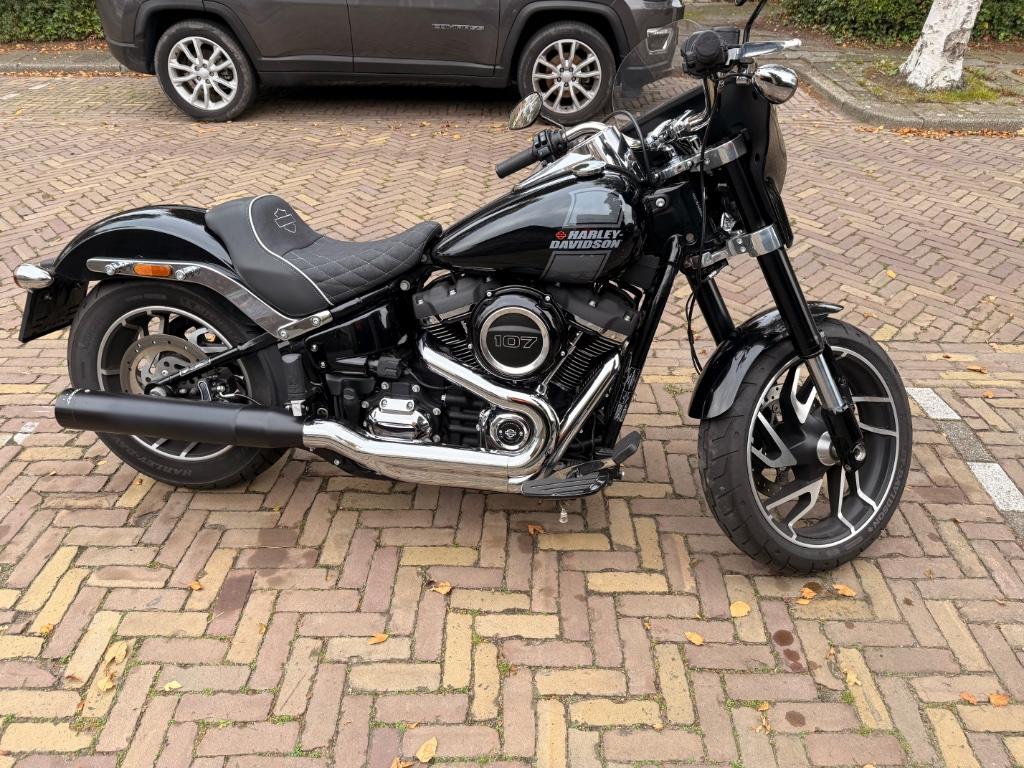 Harley Sport Glide 2021 – 7.600 km – Dealeronderhouden, 2 cilinders, Particulier, Meer dan 35 kW, Traction Control