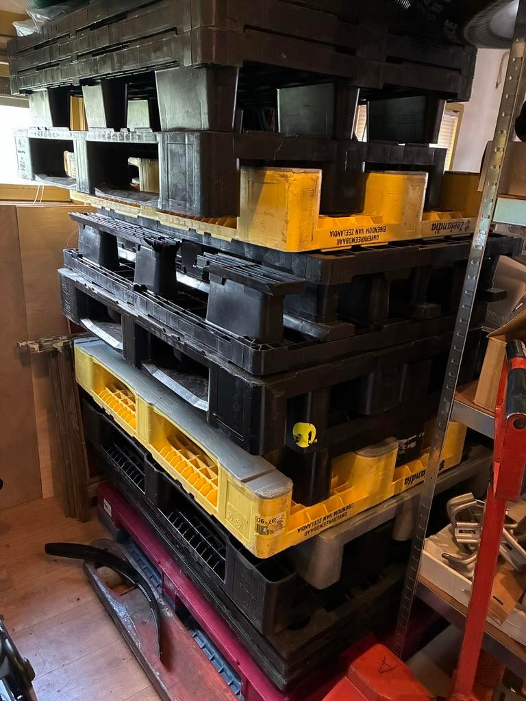 Partij Plastic Pallets - Divers, Doe-het-zelf en Verbouw, Overige Doe-het-zelf en Verbouw, Zo goed als nieuw, Ophalen