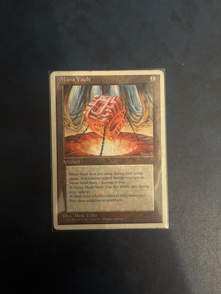 MTG Mana vault MP, Hobby en Vrije tijd, Verzamelkaartspellen | Magic the Gathering, Ophalen of Verzenden, Gebruikt, Losse kaart
